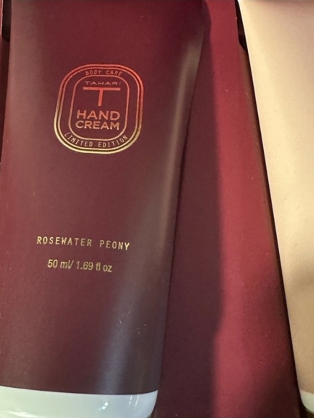Tahari Hand Cream Set In Velvet Box - Picture 4 of 5
